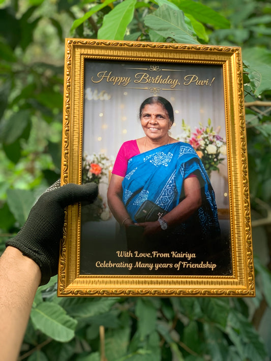 Gold Boarder Frame 🖼️
